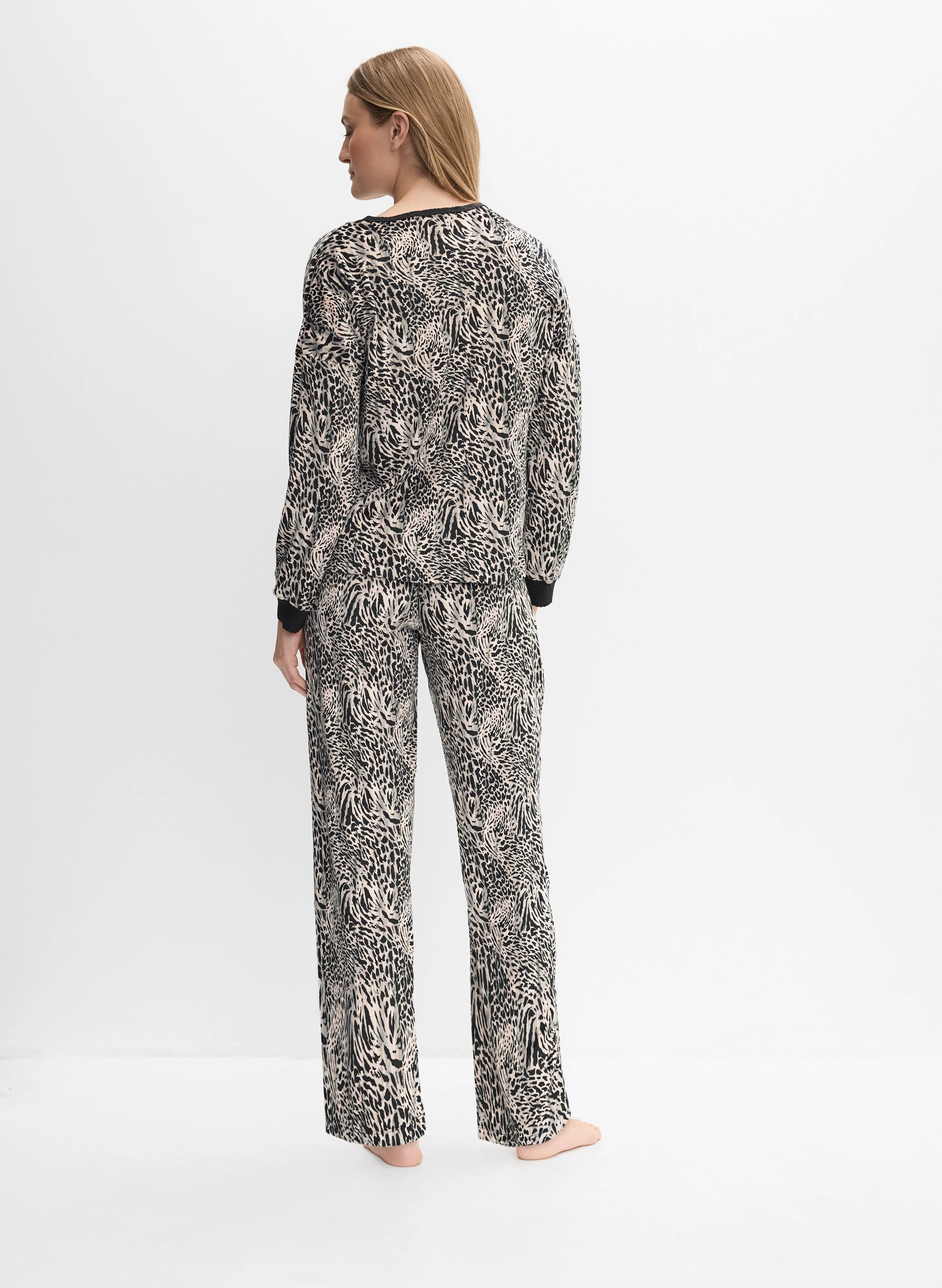 Animal Print Pyjama Set - Image 4