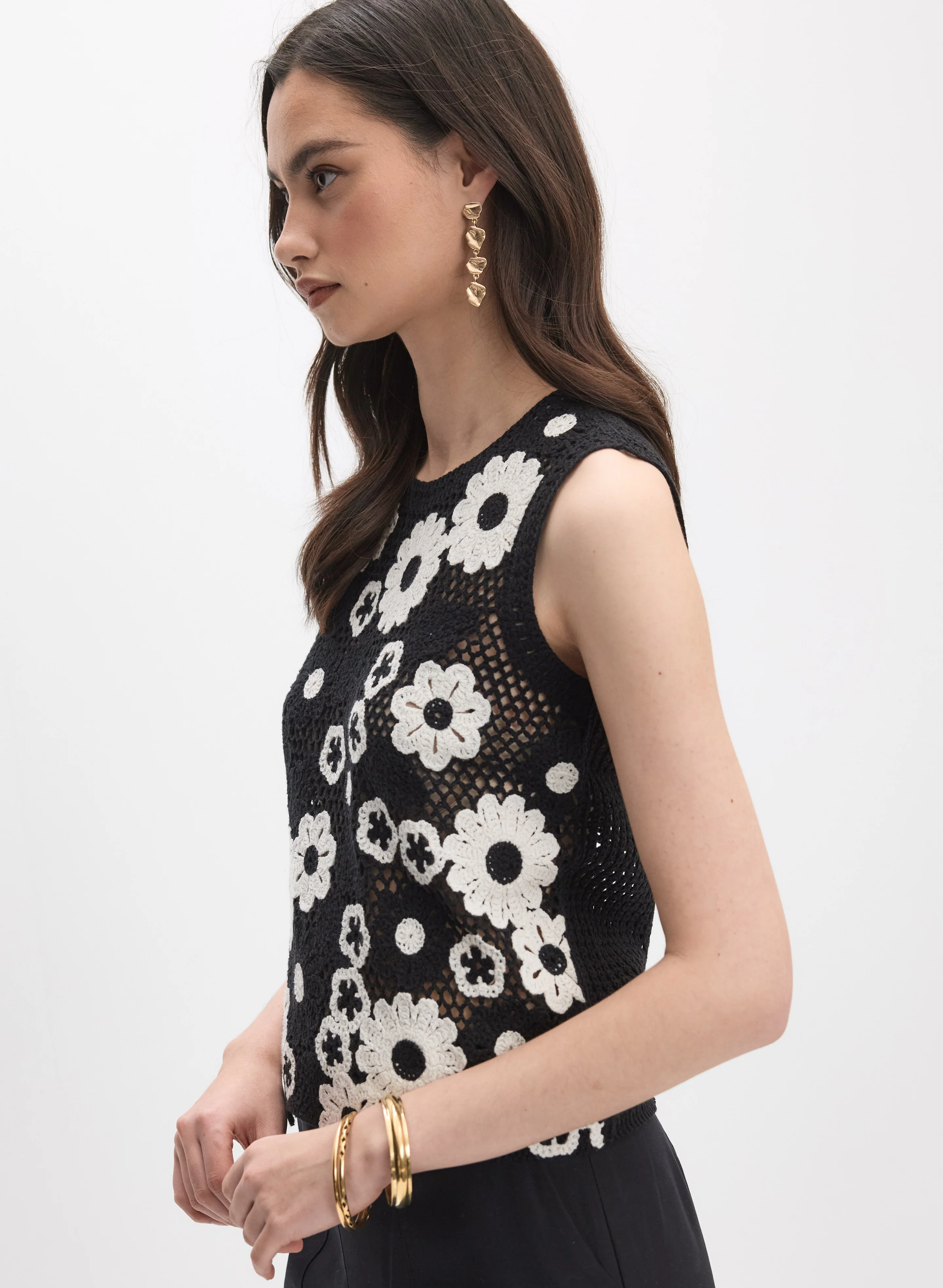 Contrast Floral Crochet Top - Image 5