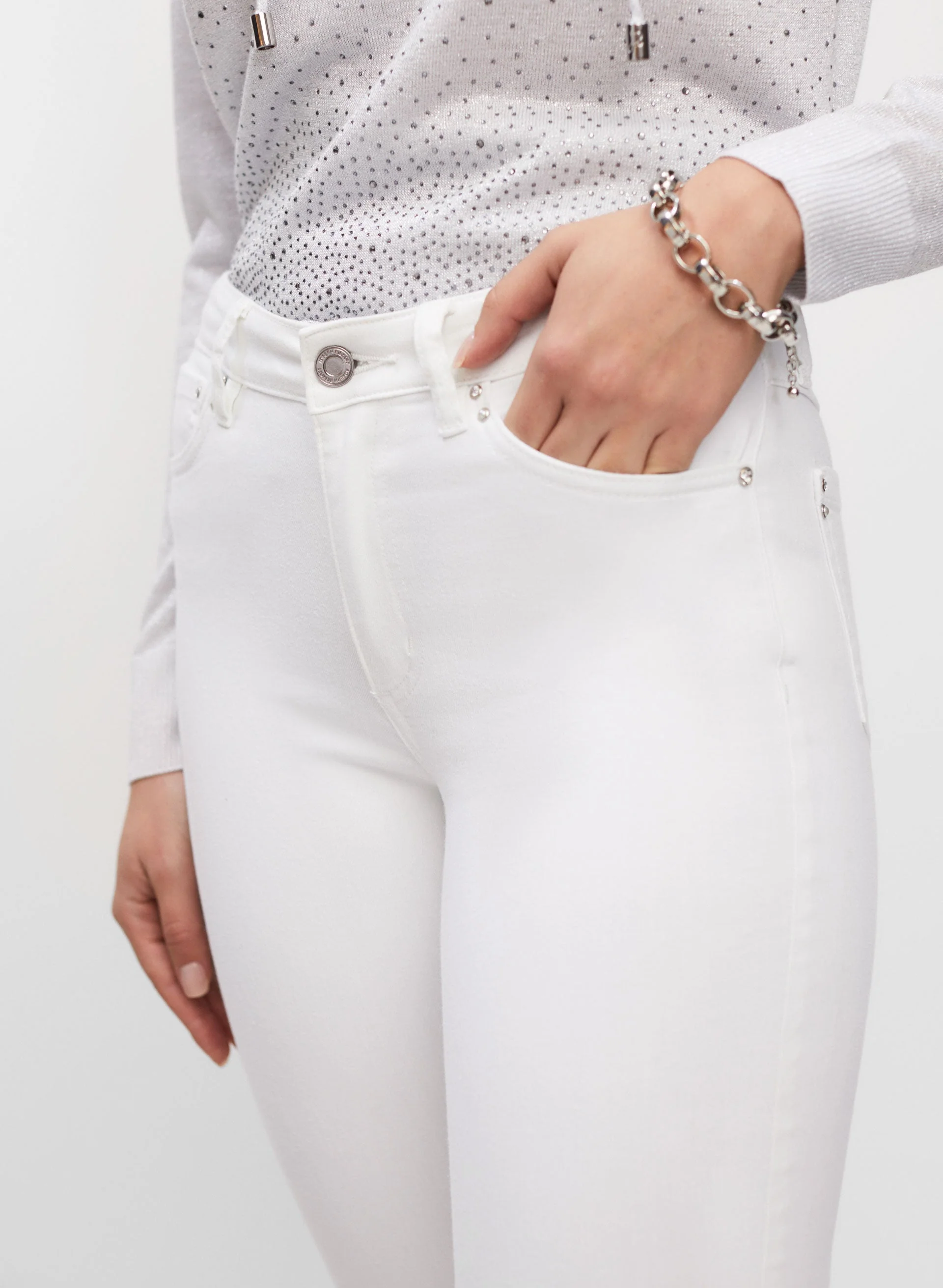 Cropped Slim Leg Jeans - Image 4