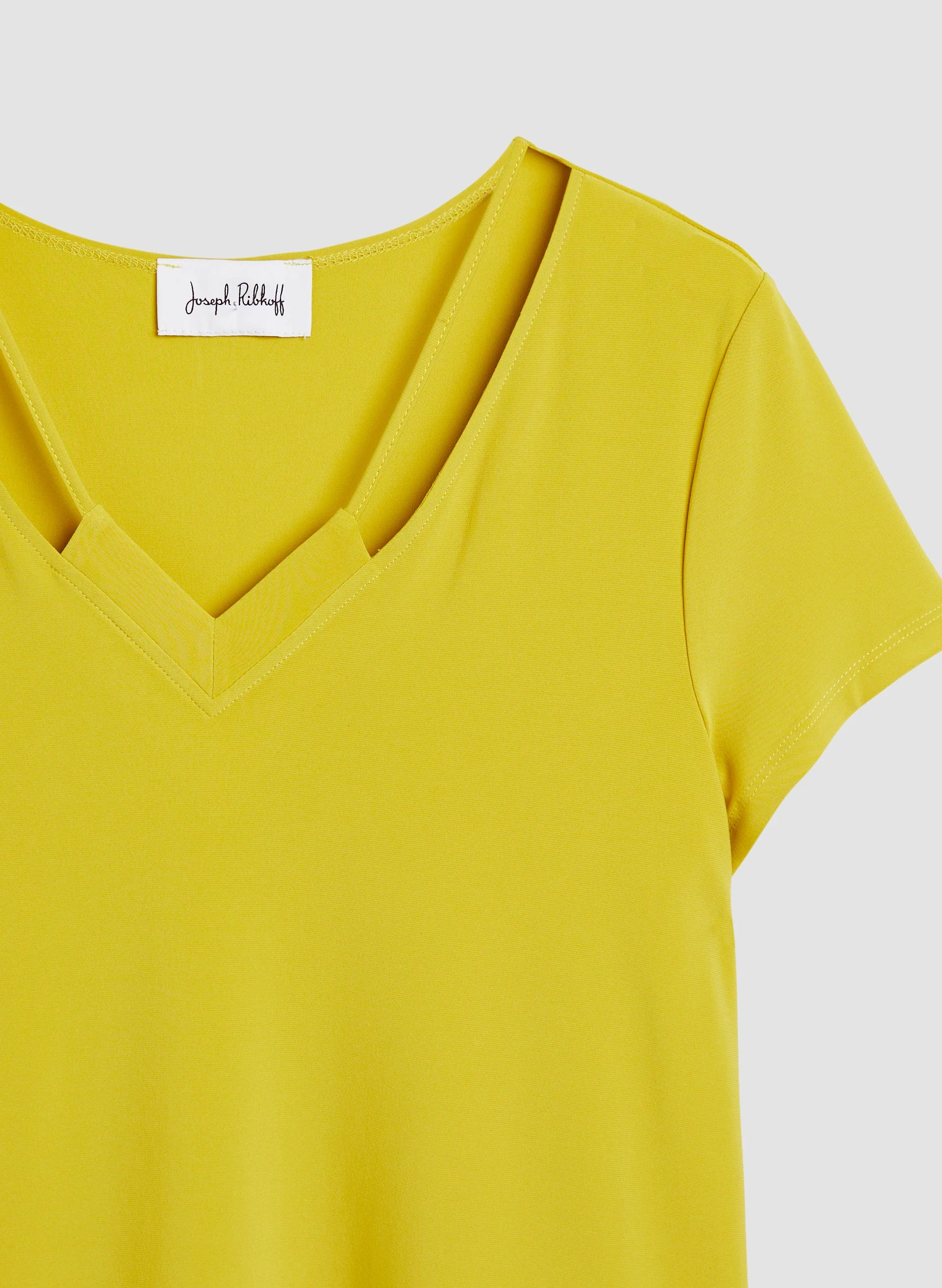 Cutout Detail V-Neck Tee - Image 5