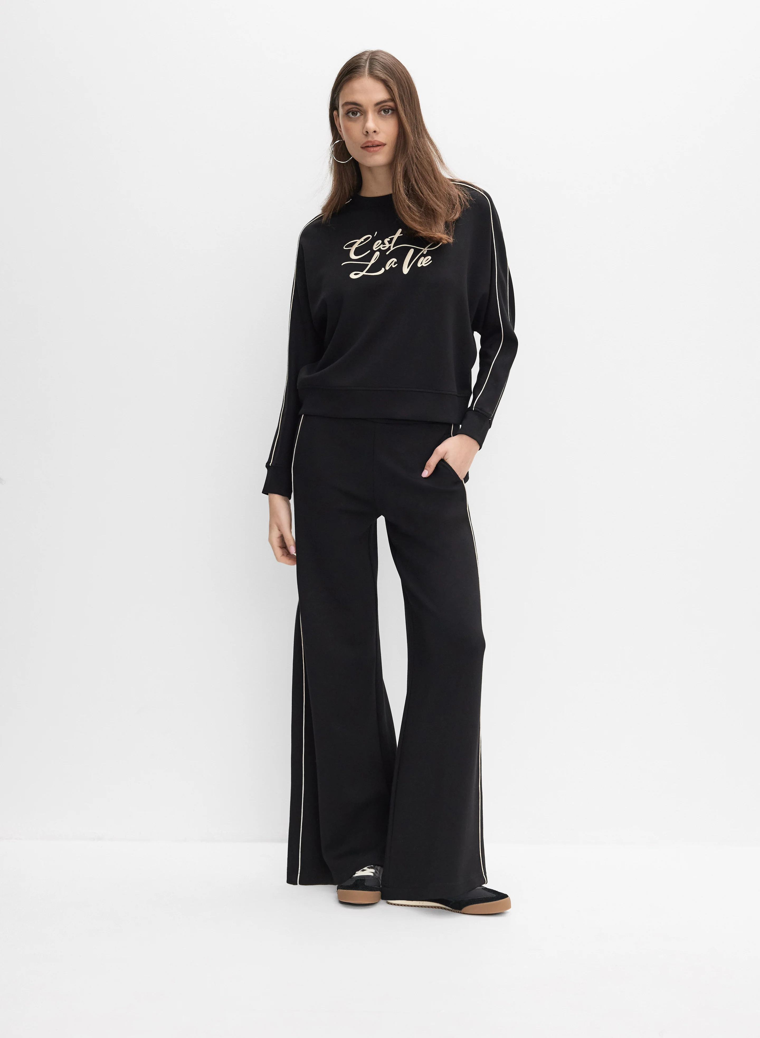 Embroidered Script Sweatshirt - Image 3