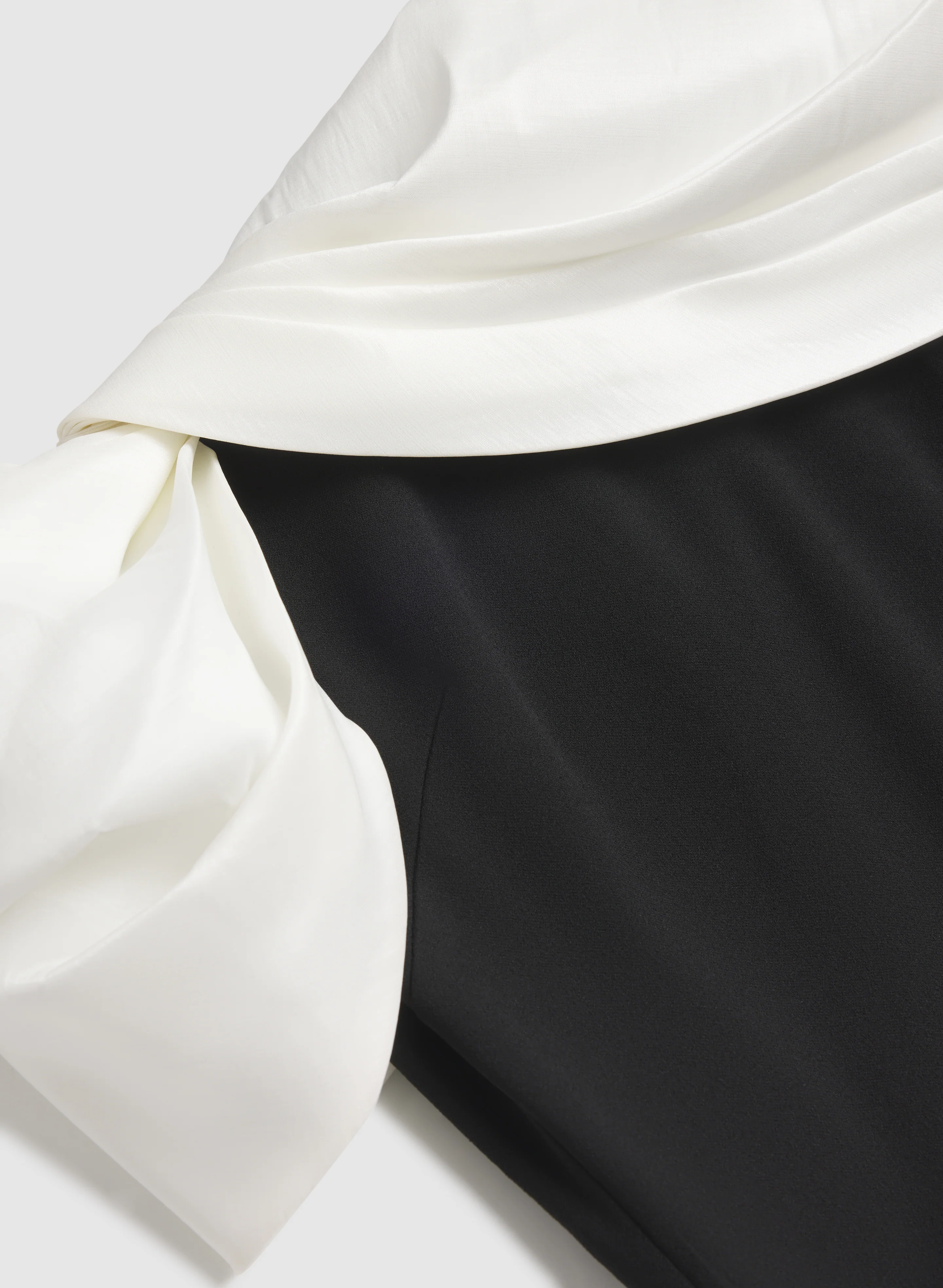 Contrast Off-The-Shoulder Dress - Image 7