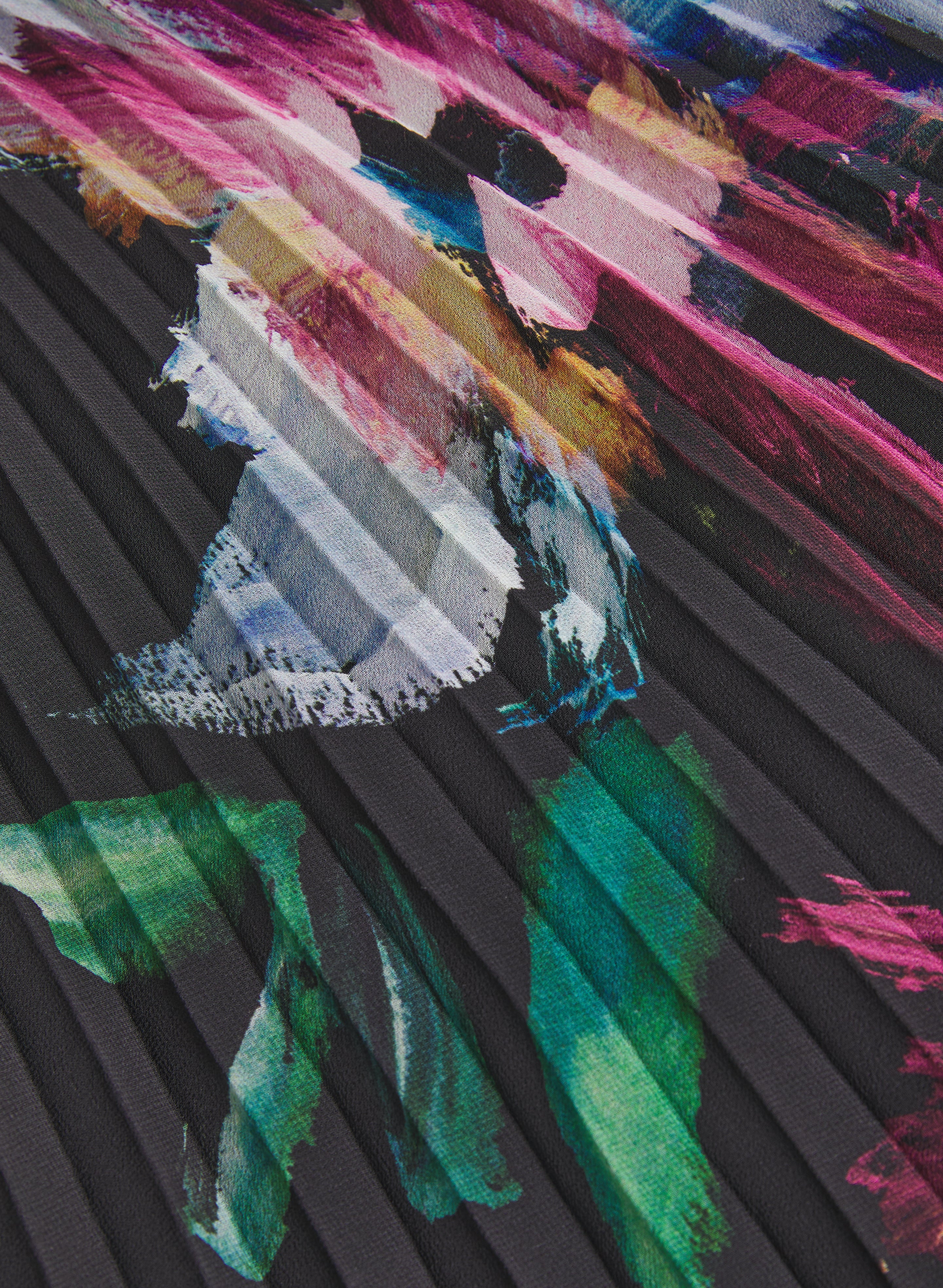 Floral Plissé Dress - Image 6
