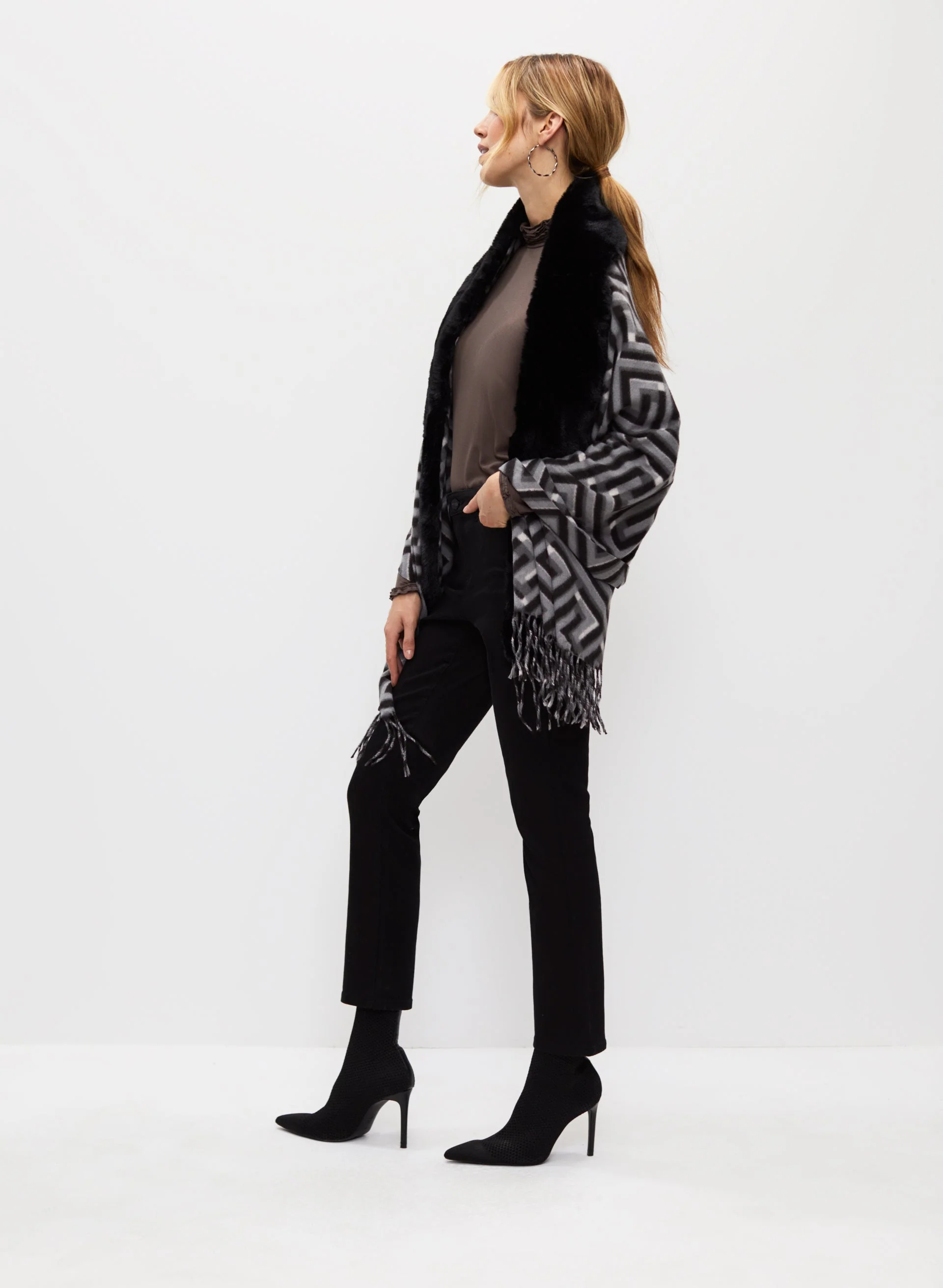 Geometric Print Wrap - Image 4