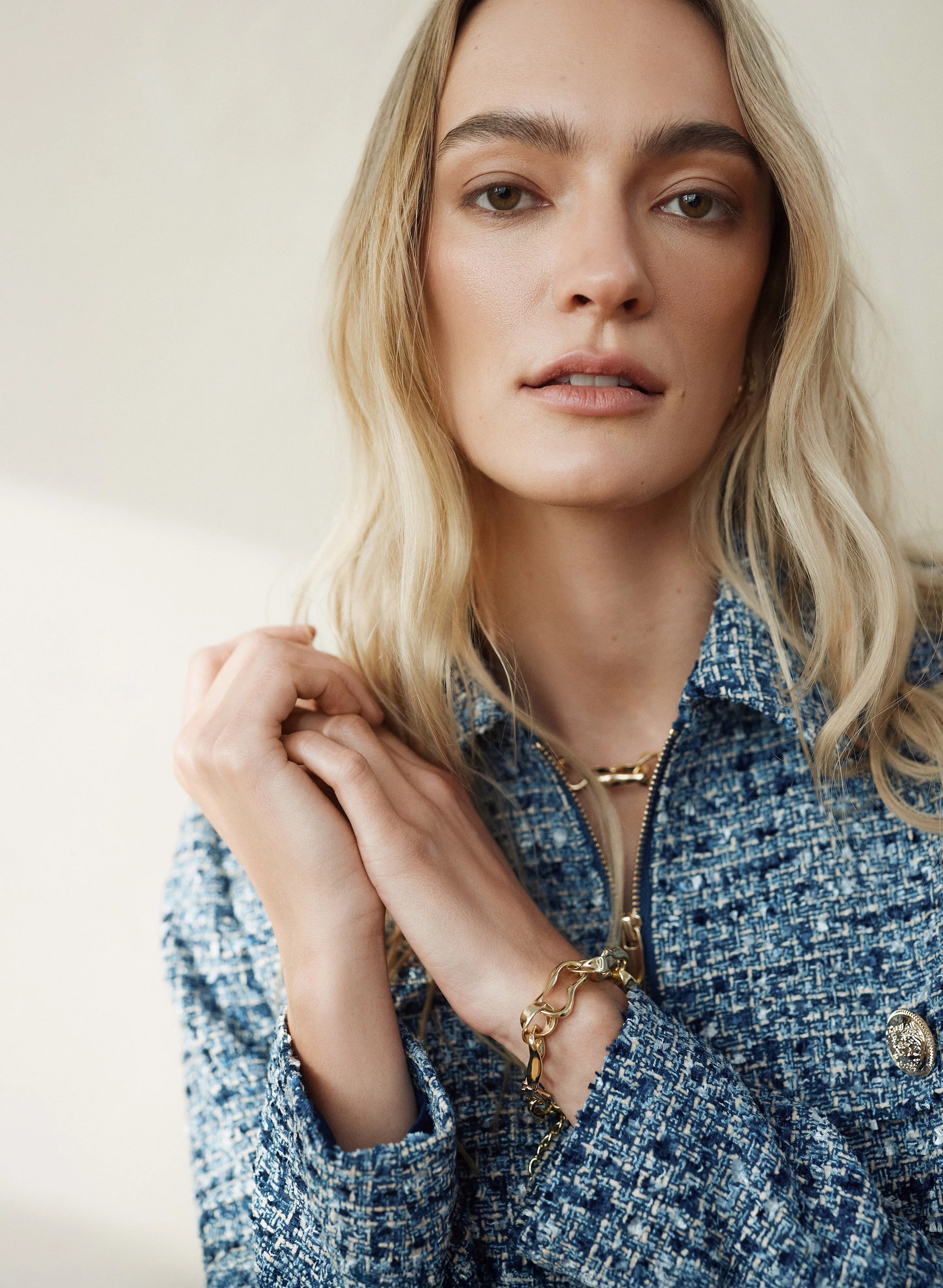 Irregular Curb Chain Bracelet - Image 2