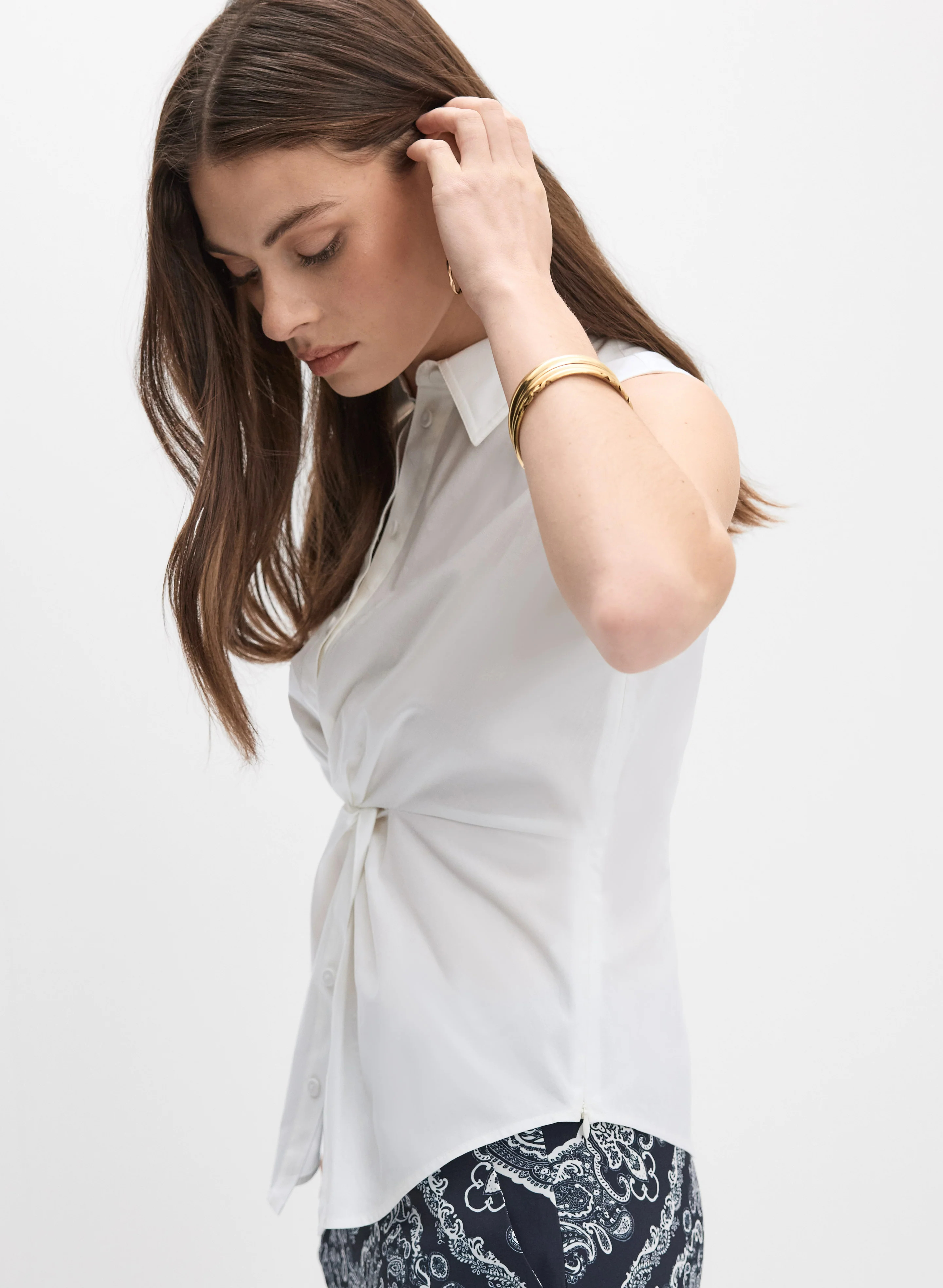 Knot Detail Sleeveless Blouse - Image 5