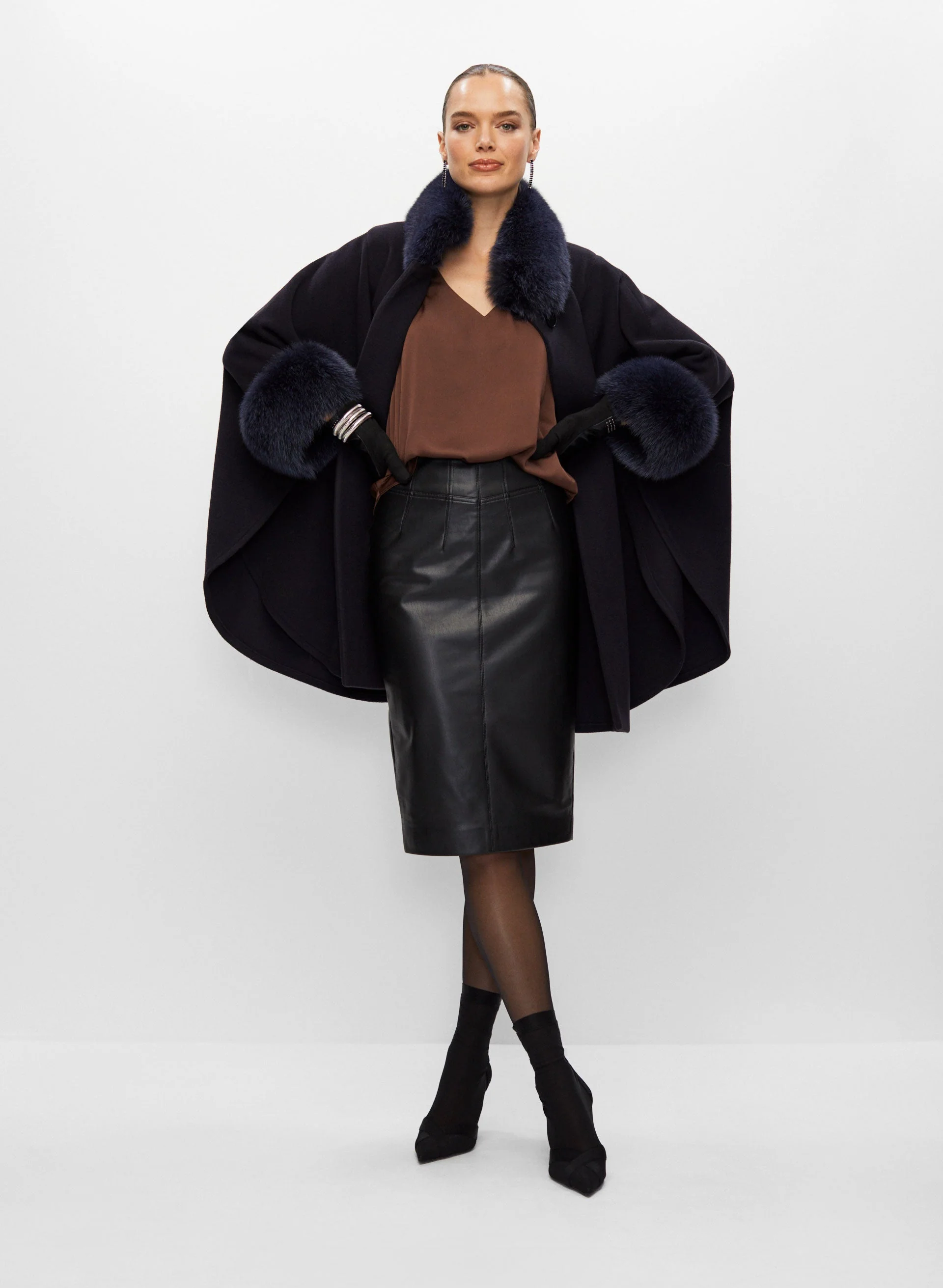 Mallia - Wool & Cashmere Blend Cape - Image 3