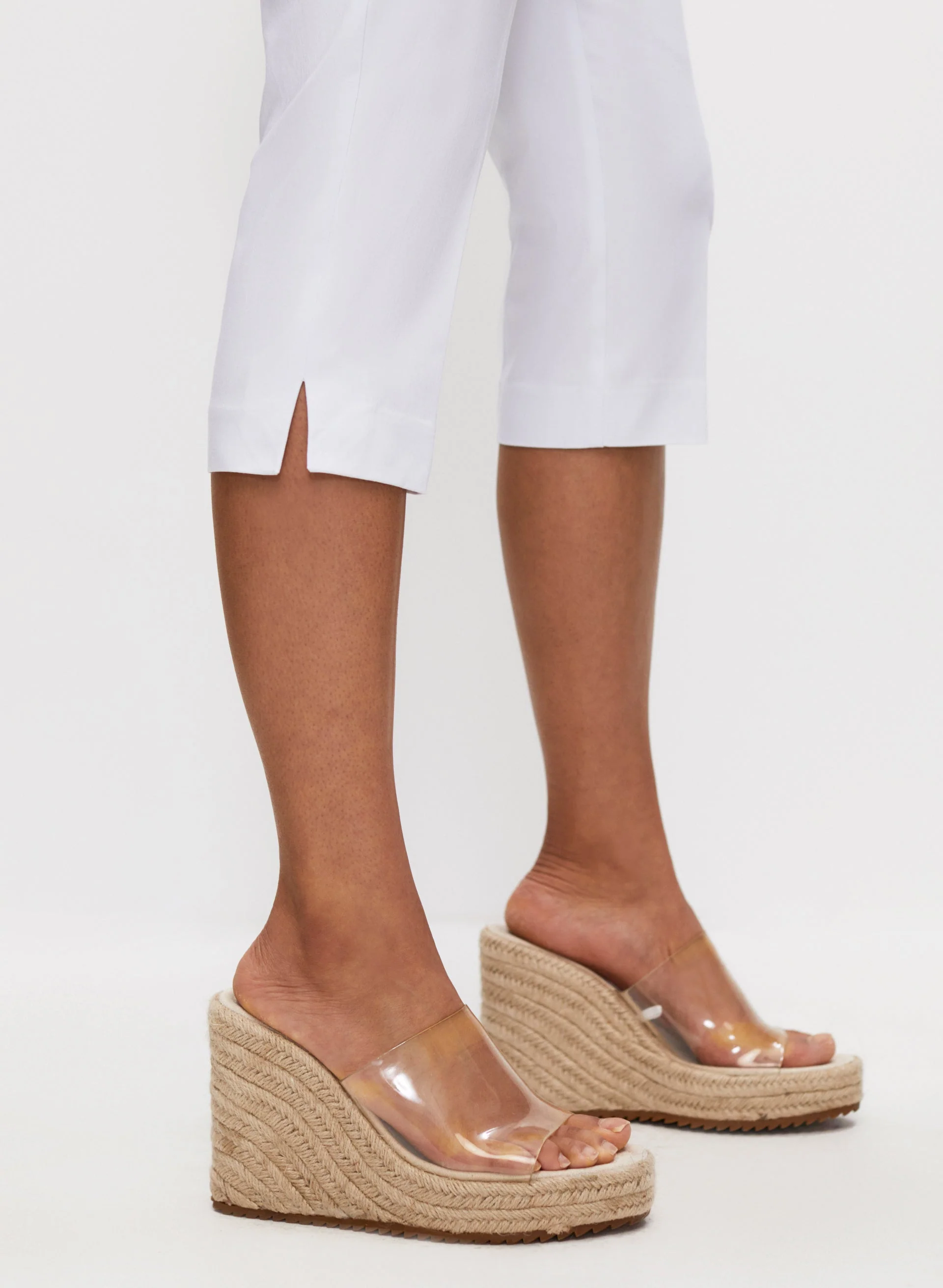 Pull-On Zipper Detail Capris - Image 4