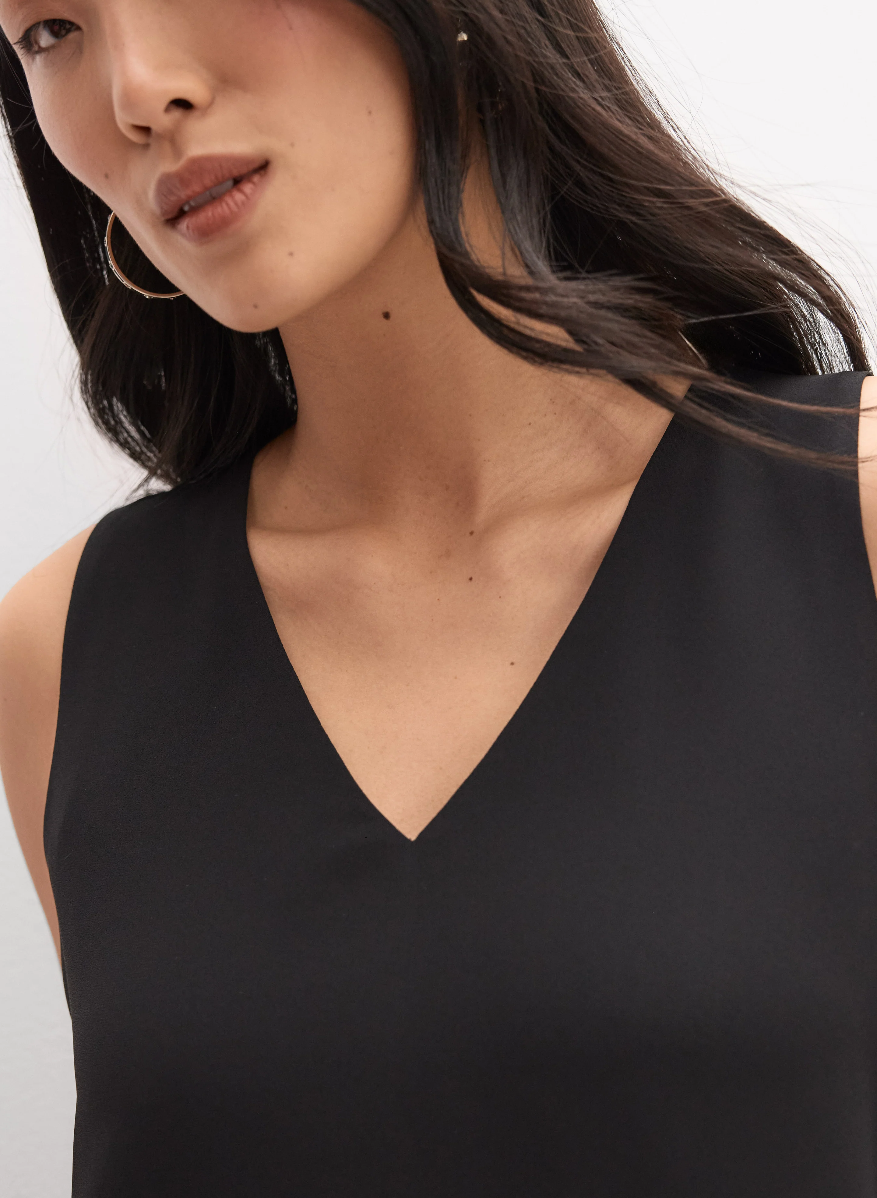 Sleeveless V-Neck Blouse - Image 2