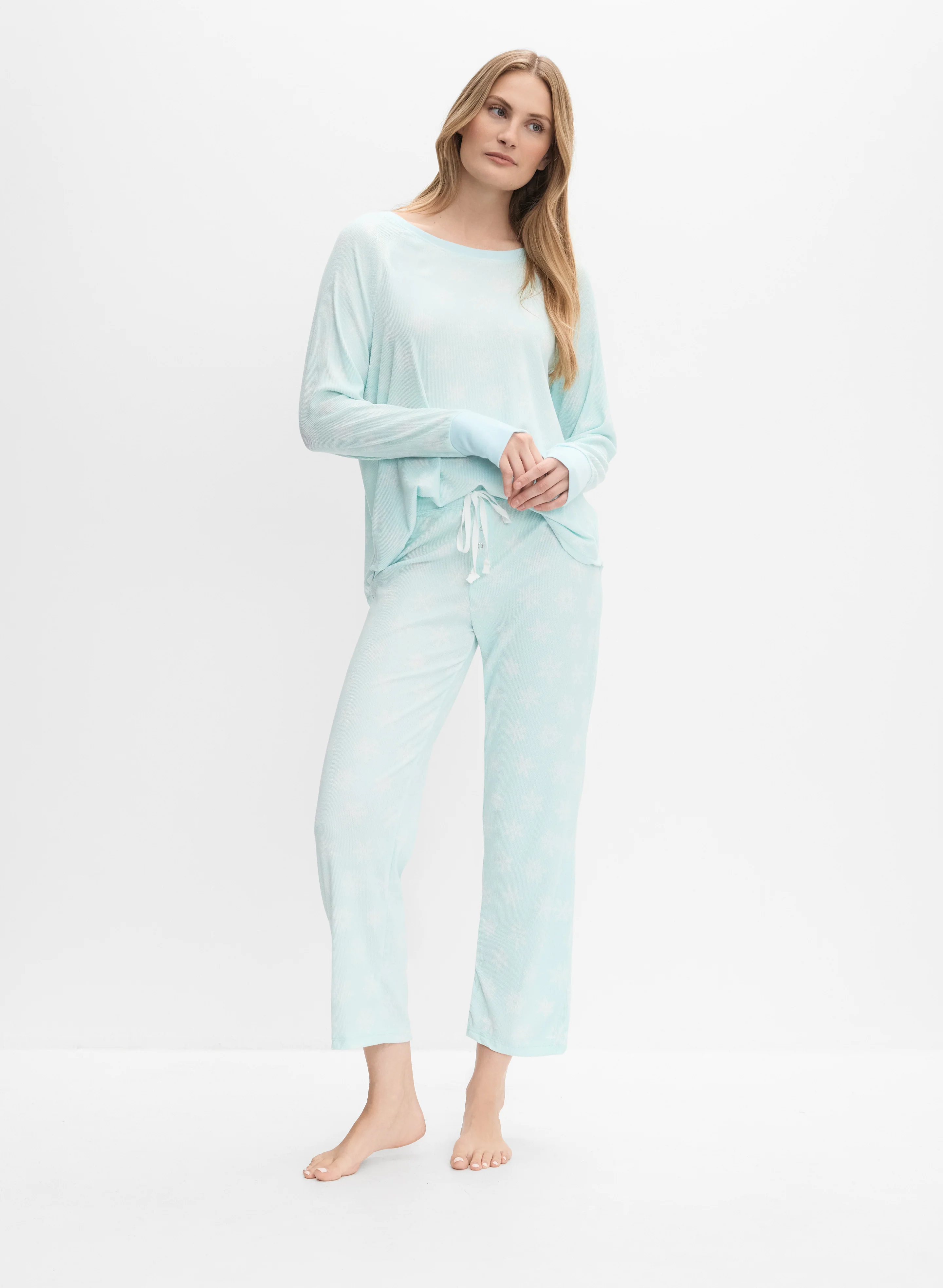 Snowflake Print Pyjama Set - Image 3