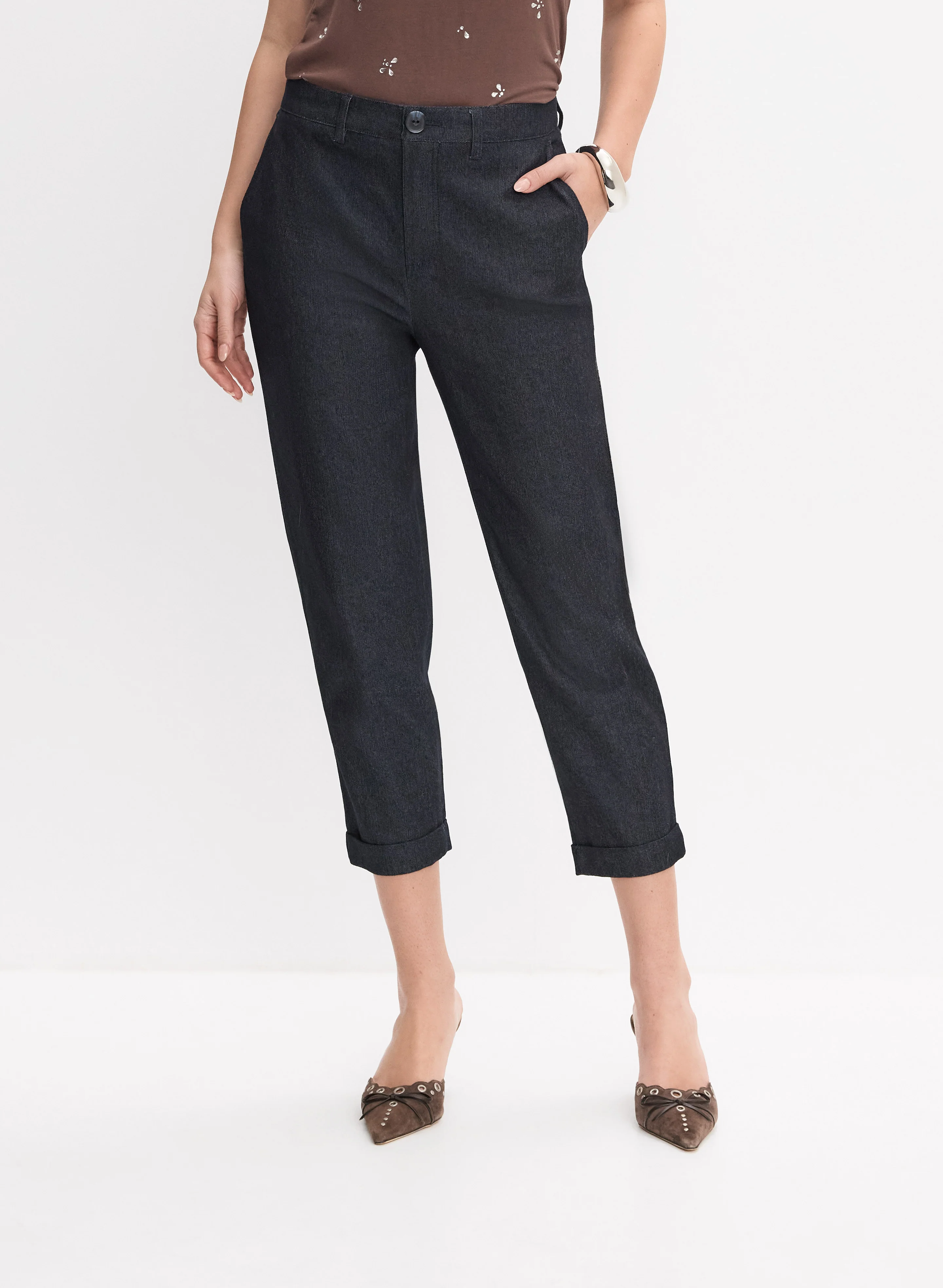 Straight-Leg Capris