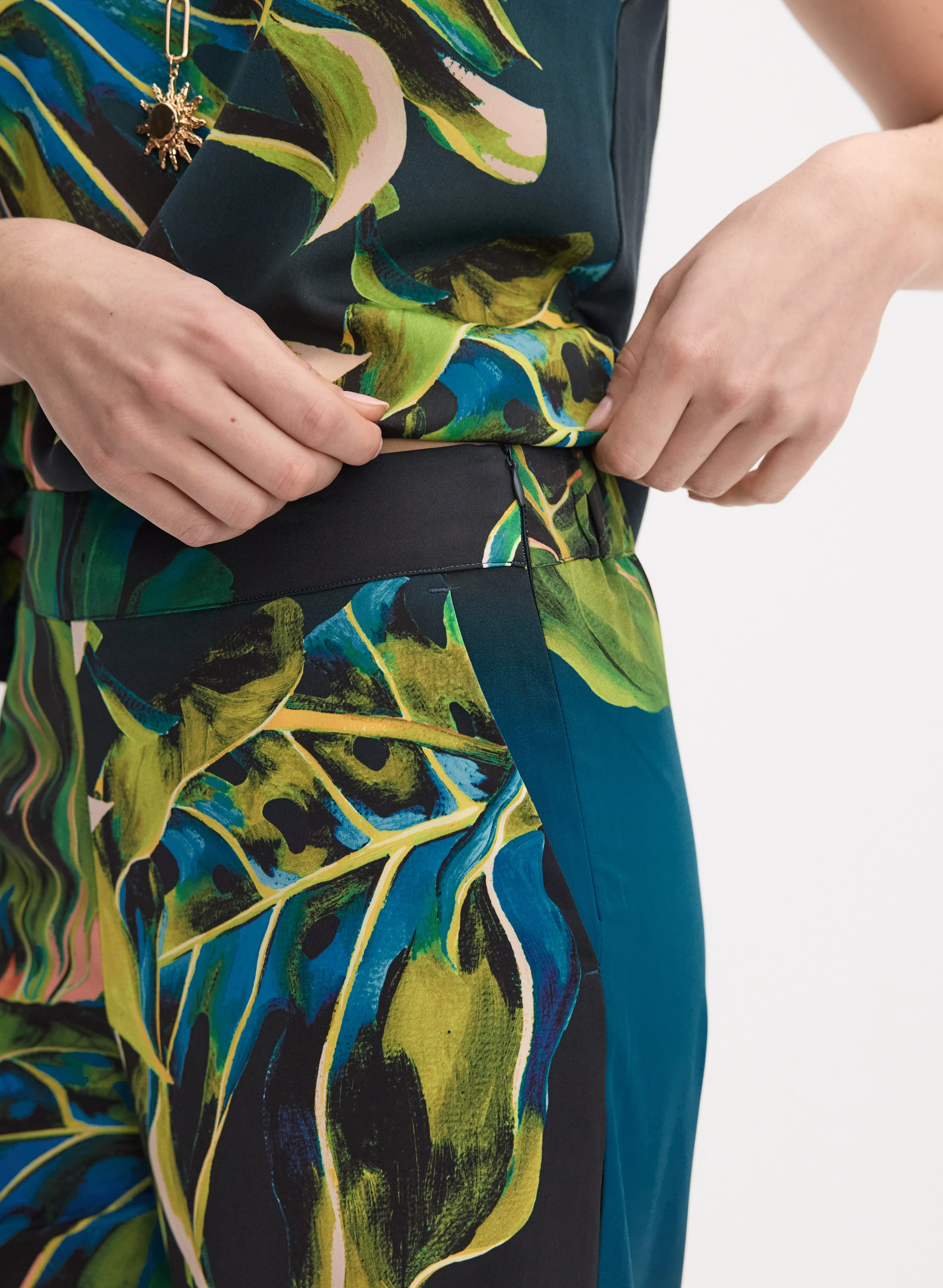 Tropical Print Pants - Image 4