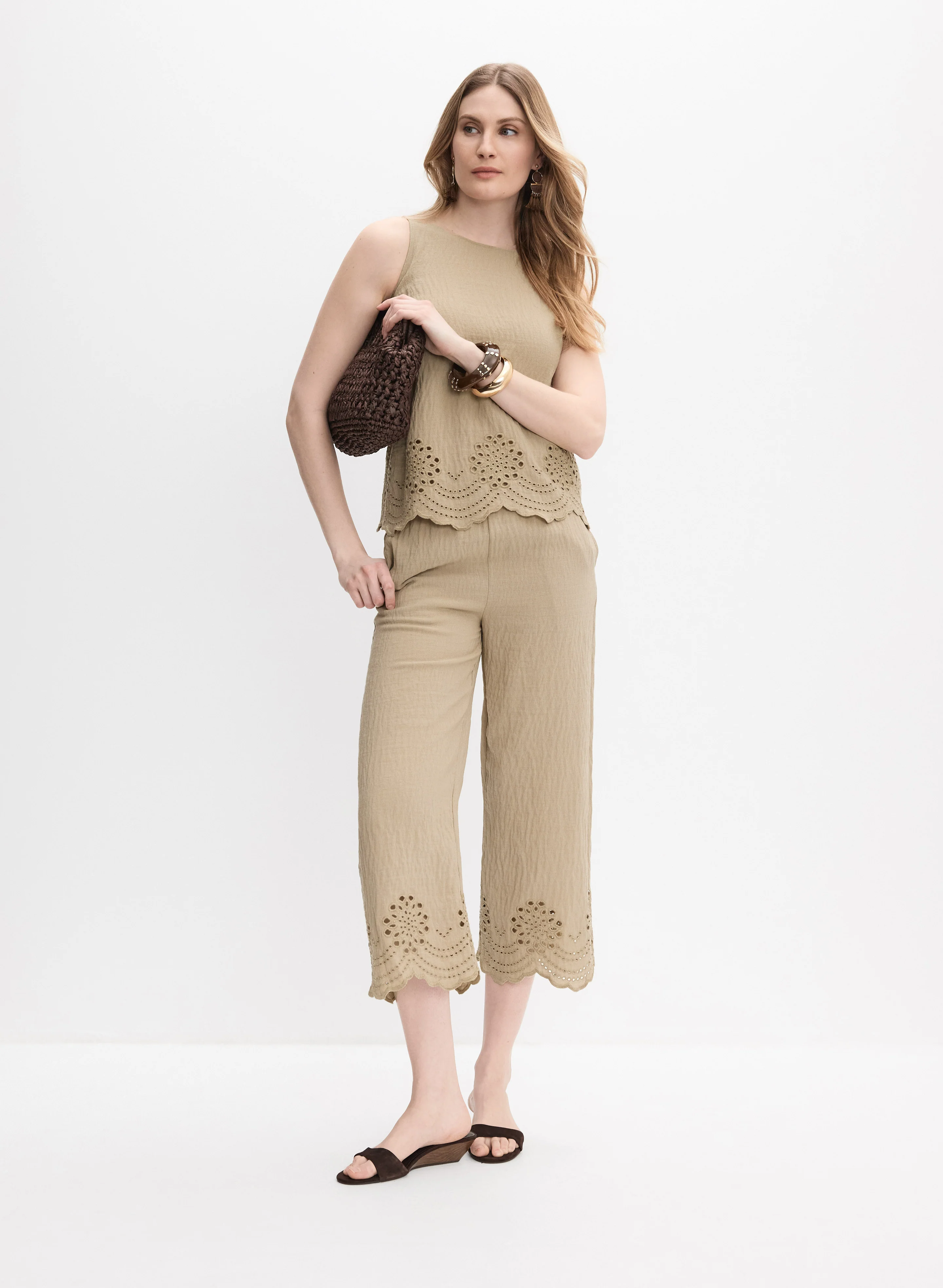 Wide-Leg Embroidered Capris - Image 3