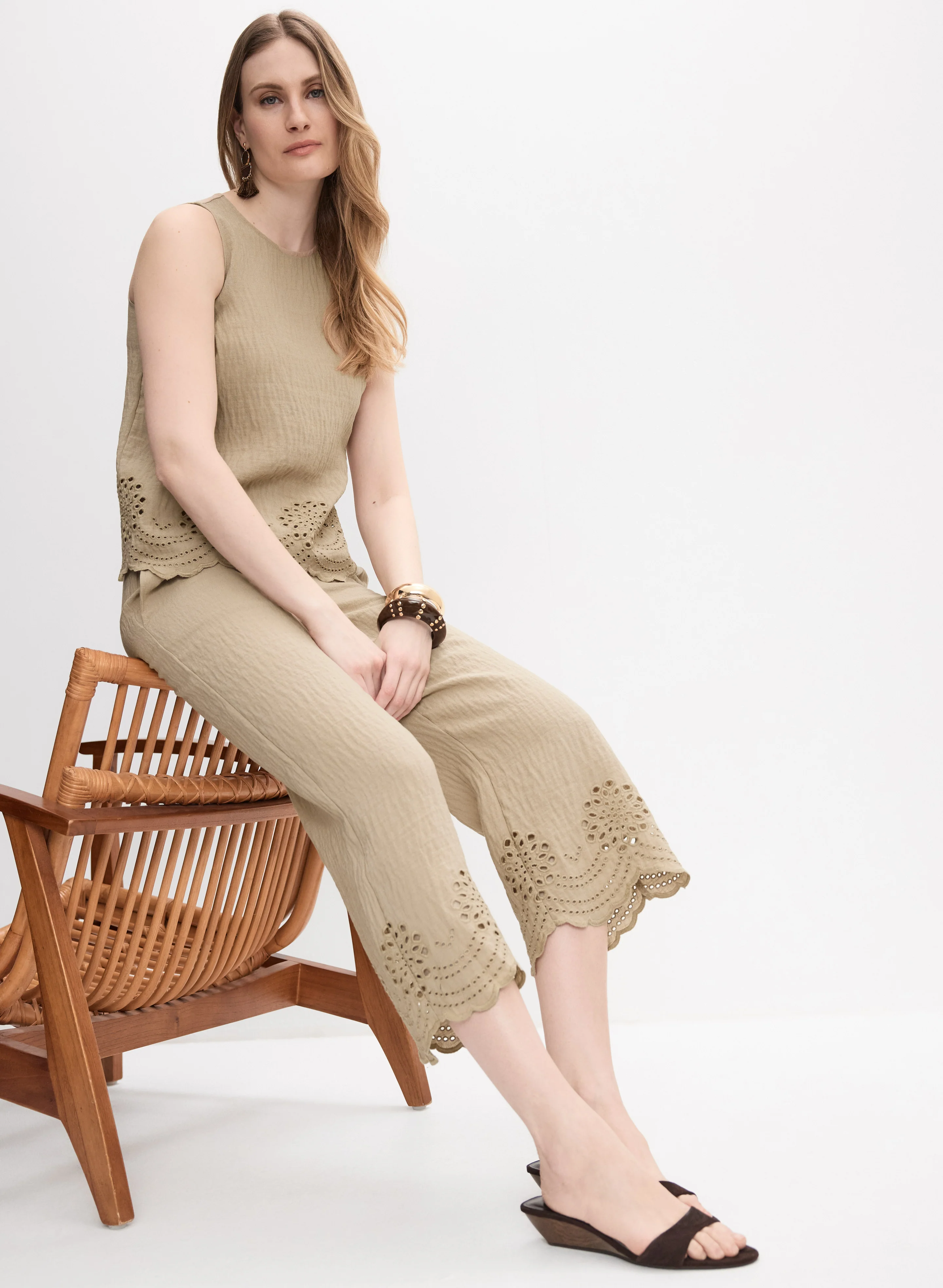 Wide-Leg Embroidered Capris - Image 8