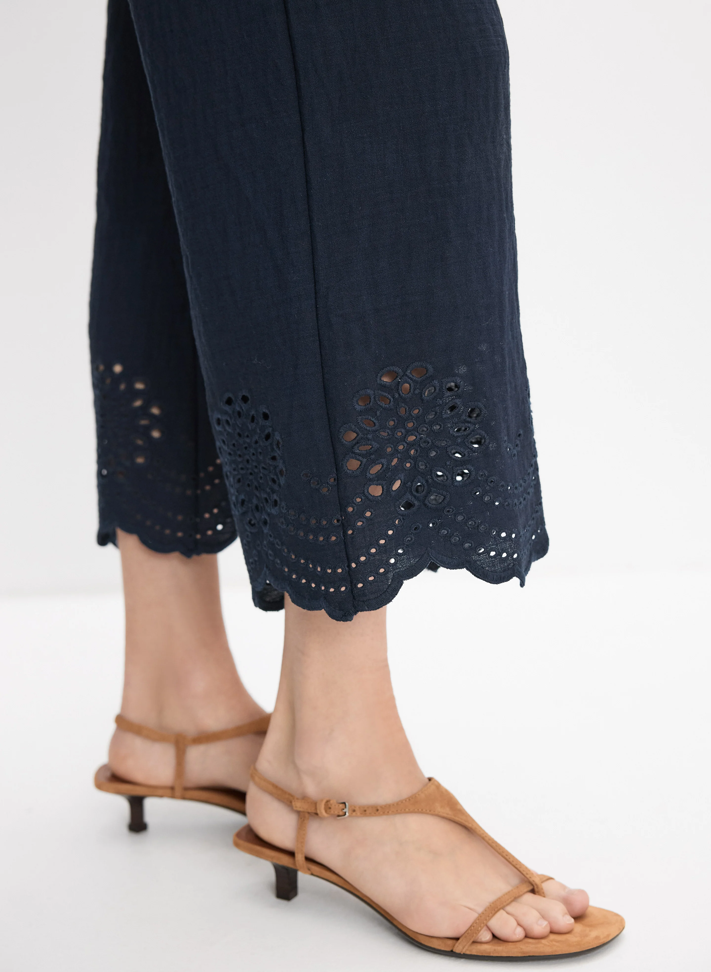Wide-Leg Embroidered Capris - Image 4